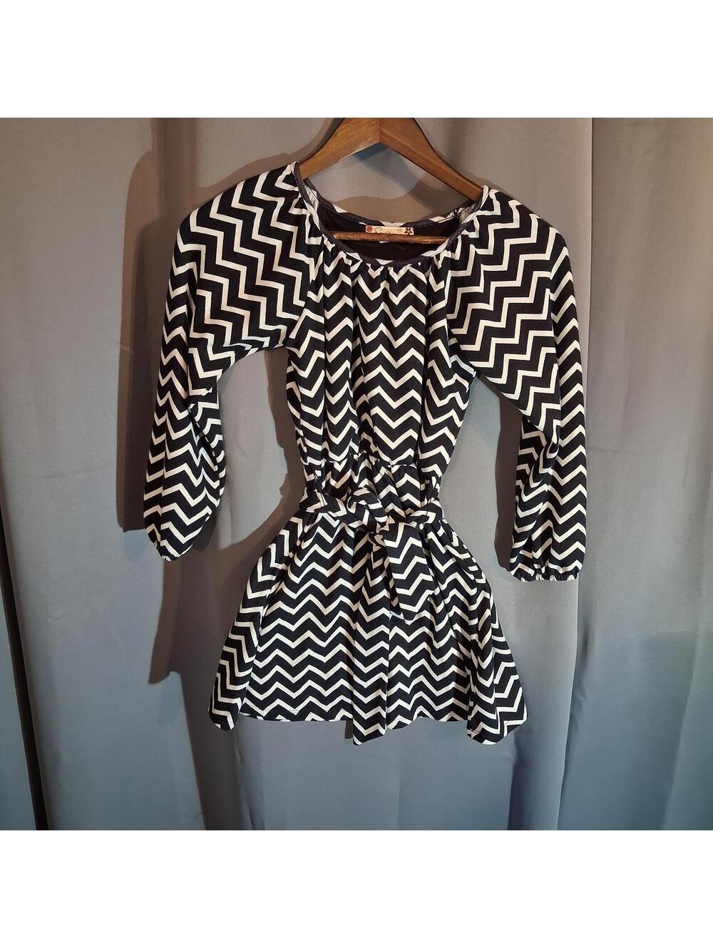 Speechless Black and White Chevron Pattern Dress with Belt Size 8